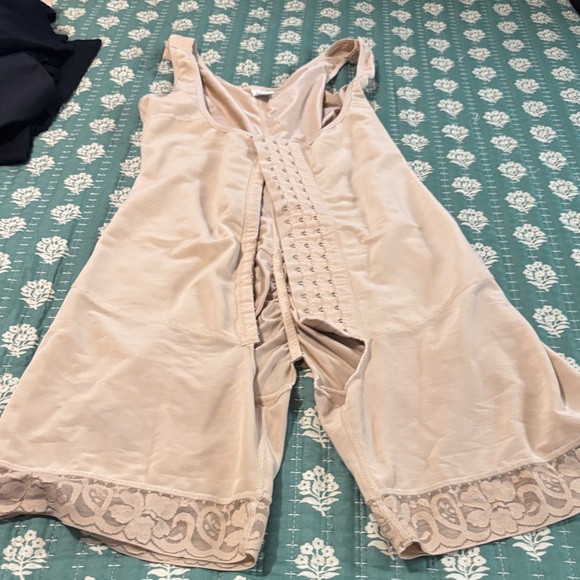 Amazon Other - Amazon Cream Lace Shapewear